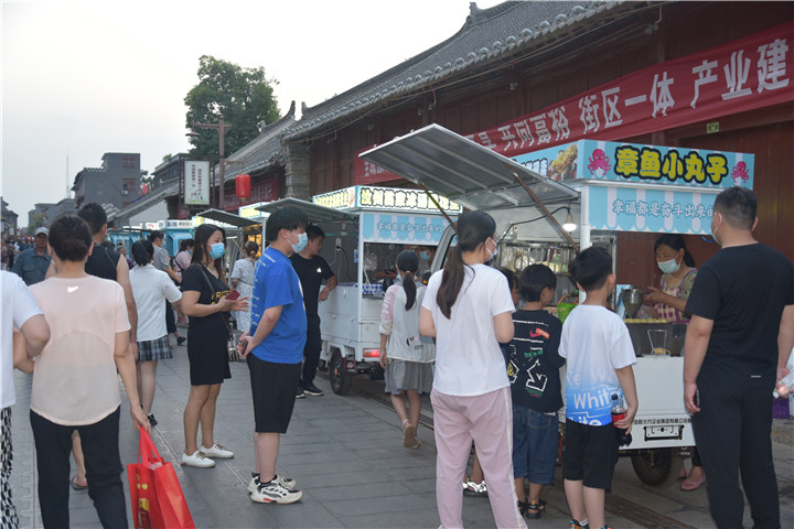 让流动摊贩更加幸福.JPG
