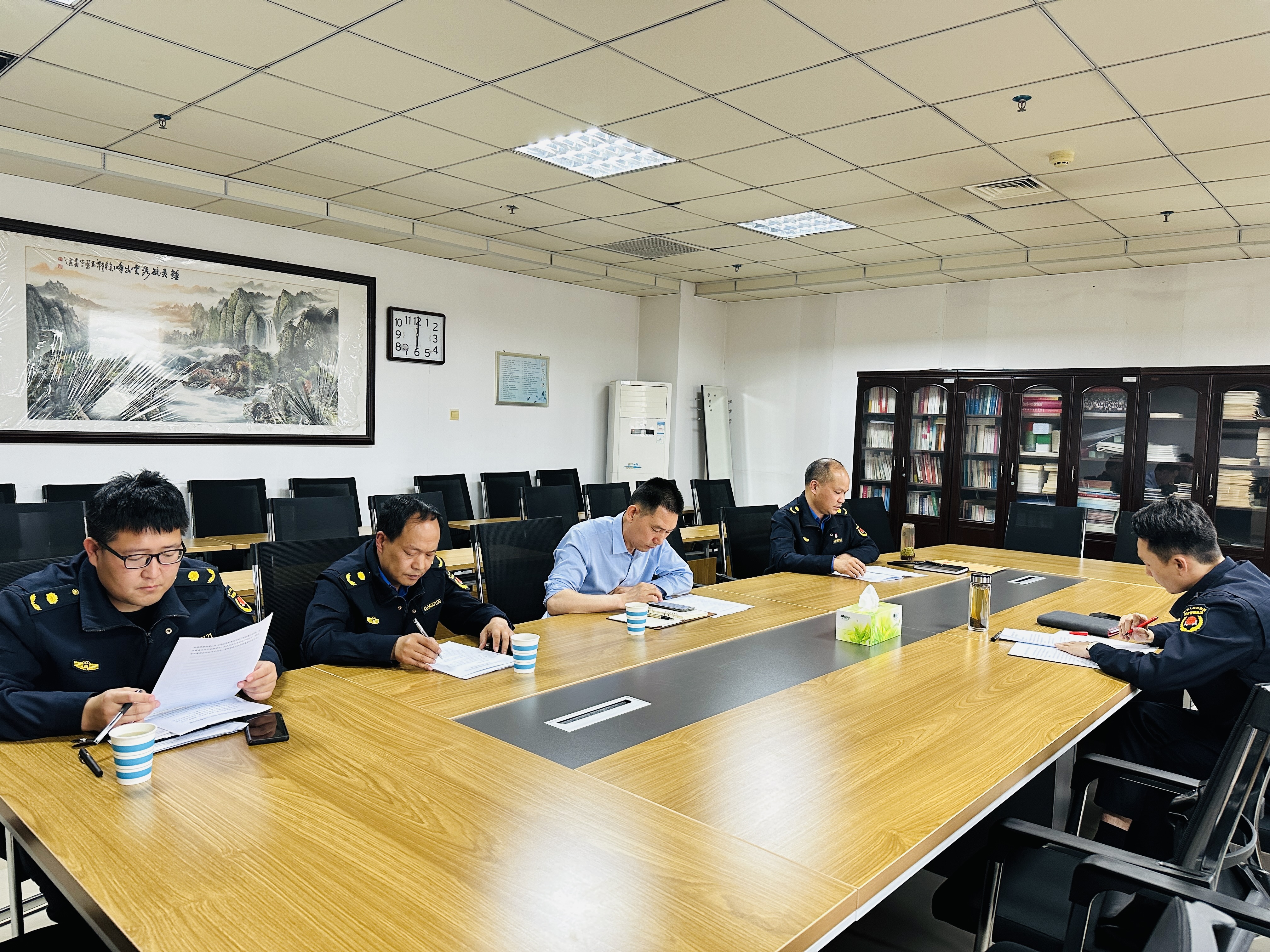 702749970.jpg 702749970.jpg