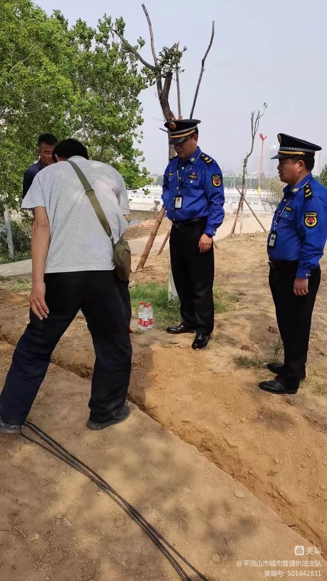 1319625899.jpg