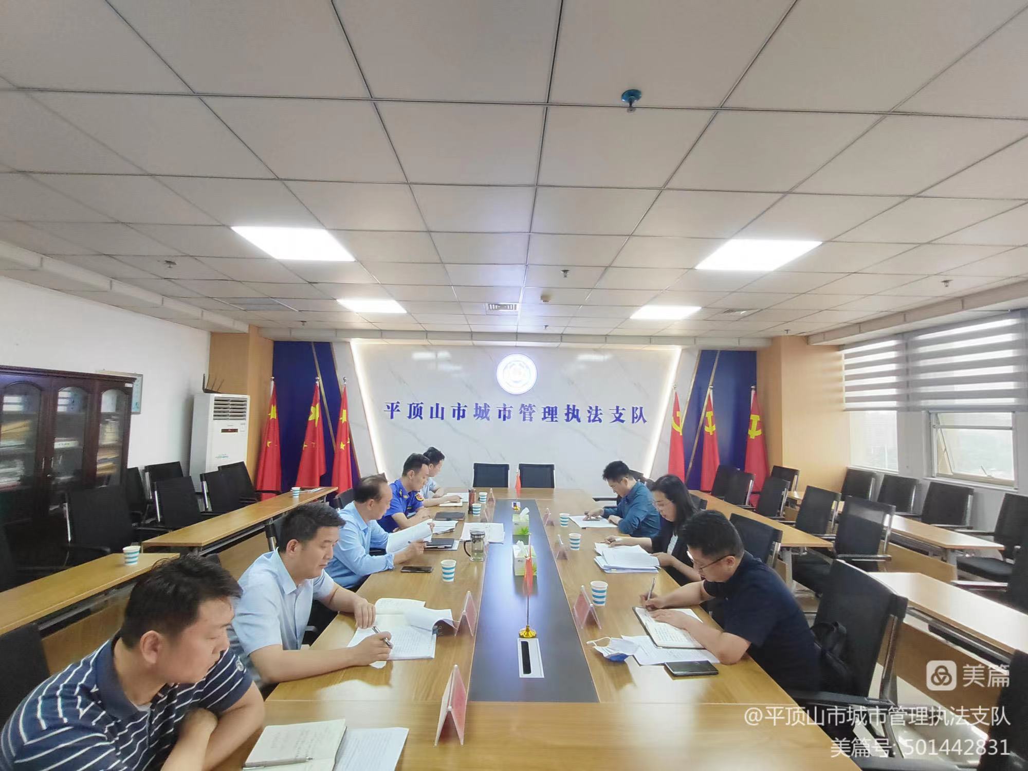 1225832227.jpg 1225832227.jpg